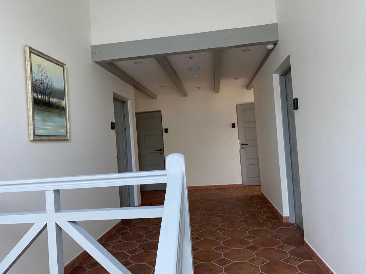Dvi Nidos Hotel ภายนอก รูปภาพ